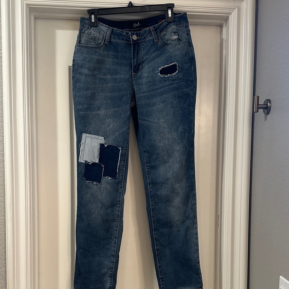 Stylish Size 8 Ladies Earl Blue Distressed Women Jeans with Patchwork Detail